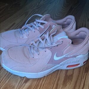 Nike Women's Pink Sneakers